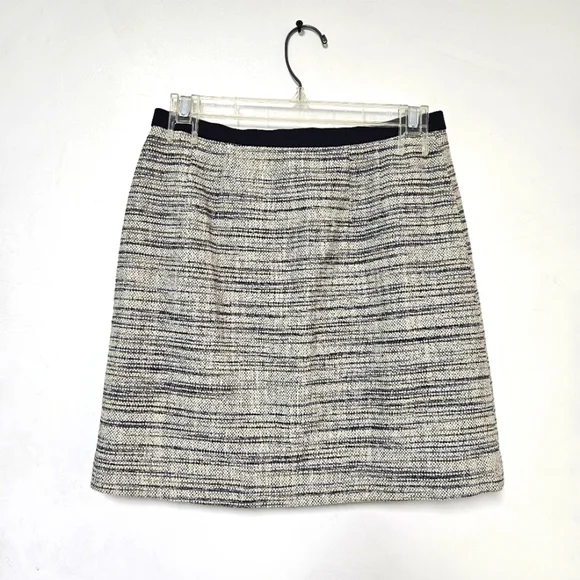 Ann Taylor Mini  Skirt Women's Size 2P - Picture 9 of 12